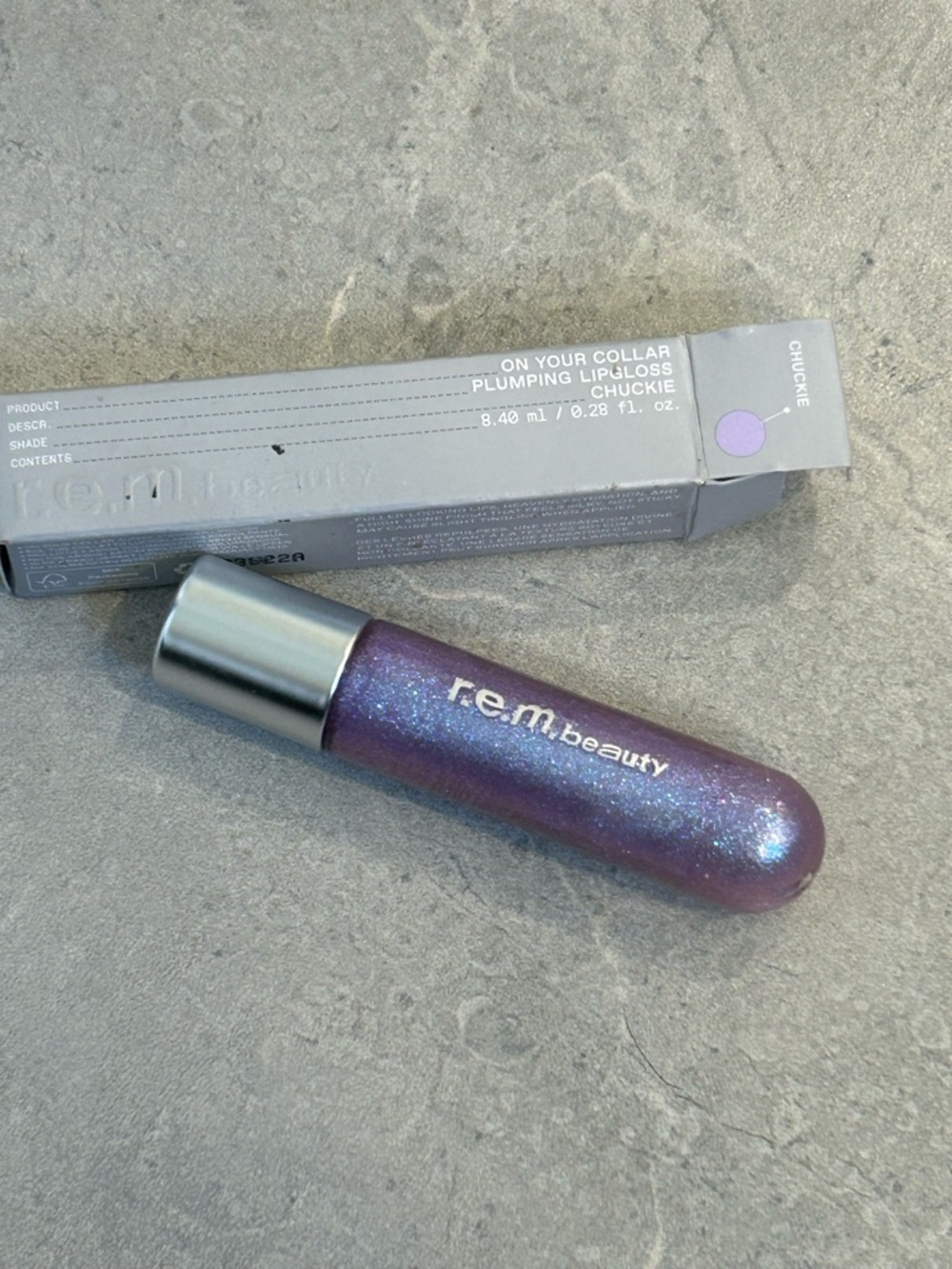 NEW R.E.M BEAUTY ON YOUR COLLAR PLUMPING LIP GLOSS - CHUCKIE